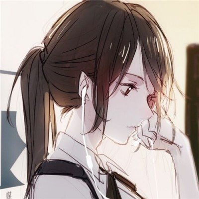 3名女生轮流背走失男孩去派出所